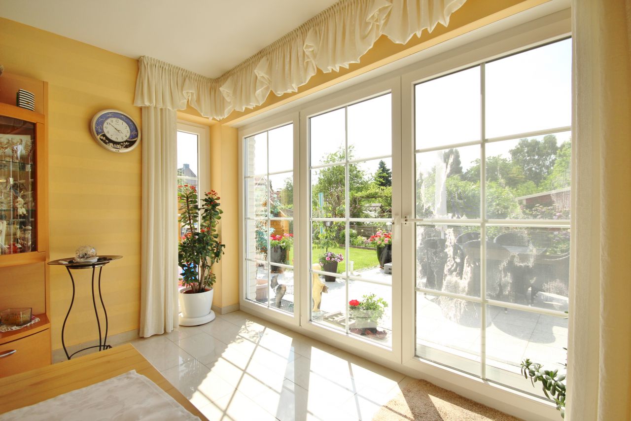 Elegante Villa mit Fernblick und Wintergarten