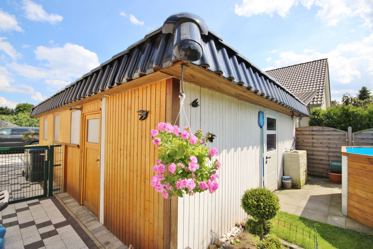 Elegante Villa mit Fernblick und Wintergarten