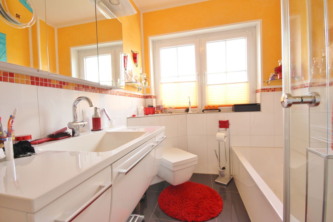 Elegante Villa mit Fernblick und Wintergarten