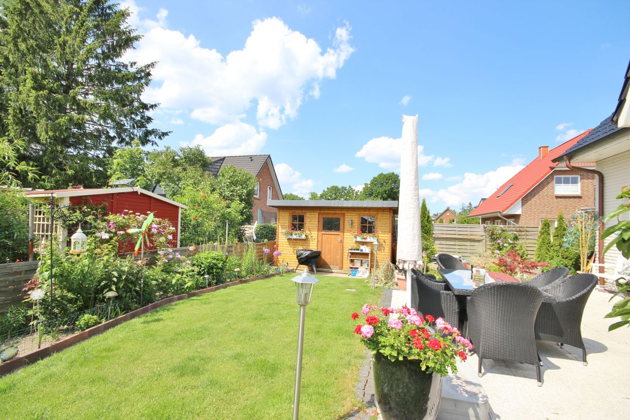 Elegante Villa mit Fernblick und Wintergarten