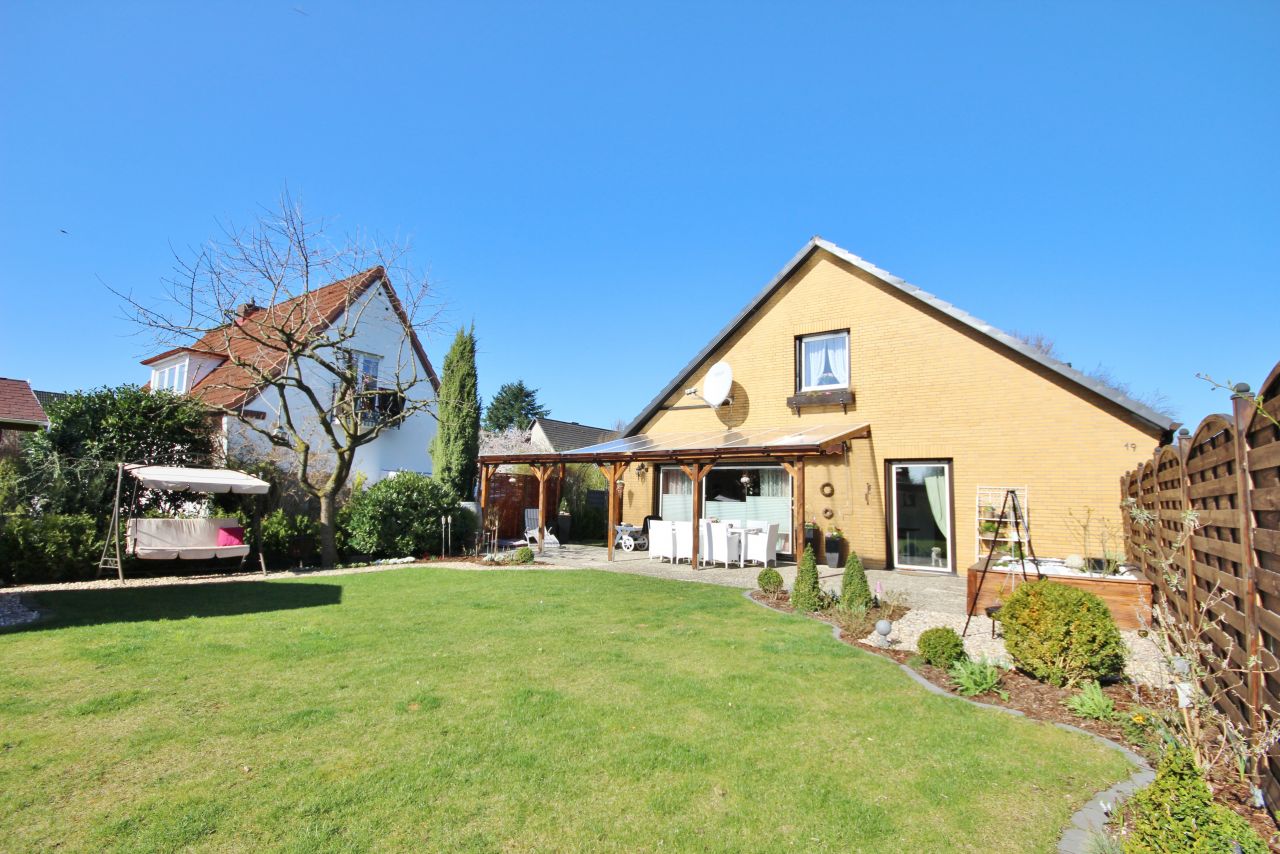 Essen: Traumhaftes Einfamilienhaus mit Seeblick – Ihr neues Zuhause! Essen: Traumhaftes Einfamilienhaus mit Seeblick – Ihr neues Zuhause!