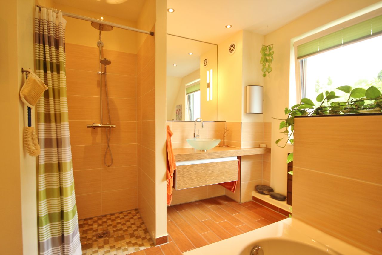 Ihr neues Zuhause mit Blick auf die Berge – stilvolle Eigentumswohnung in Essen